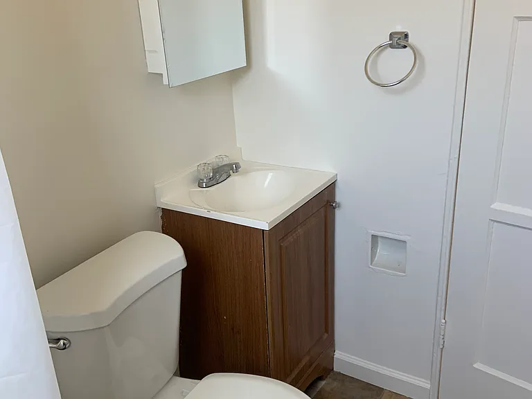 105 N Cedar Ave — Photo 5
