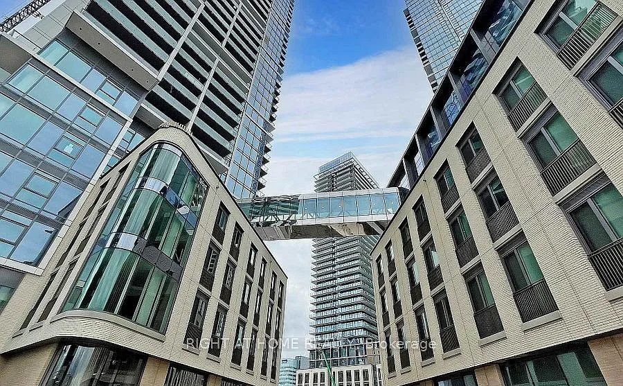 2 bed, $2,448 — Photo 2