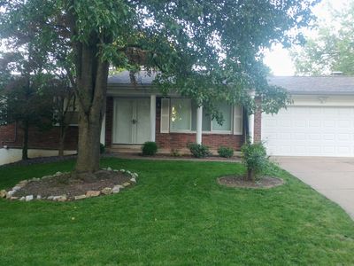 1222 Sandstone Dr, Saint Louis, MO, 63146