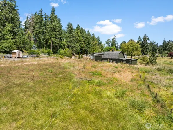 11810 County Line Road E, Edgewood, WA 98372