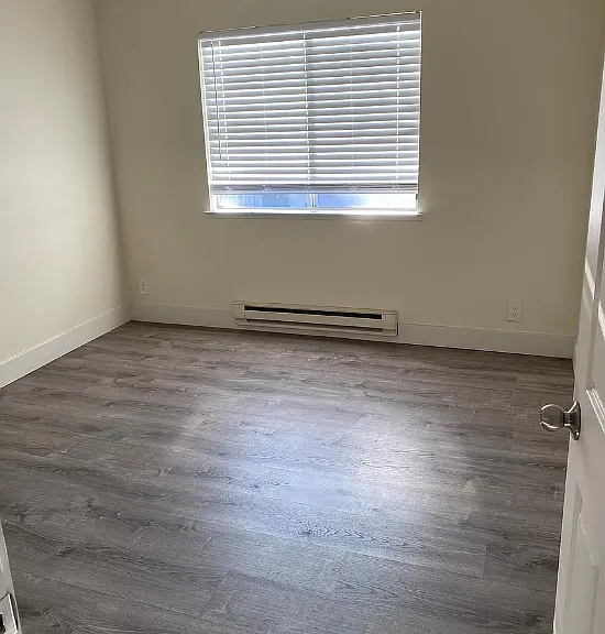 Lakewood Court Apartments — Photo 2