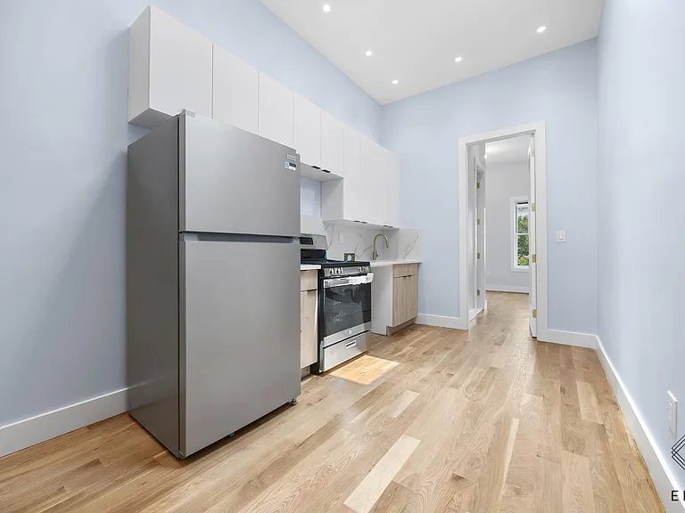690 Onderdonk Ave #3A — Photo 2