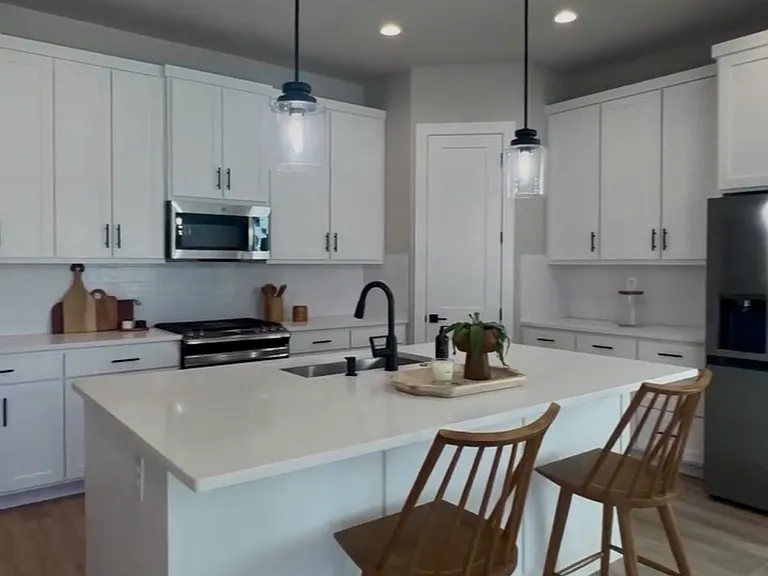 1606 Redwood Ct — Photo 6