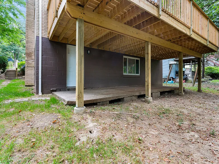 318 McCutcheon Ln — Photo 6