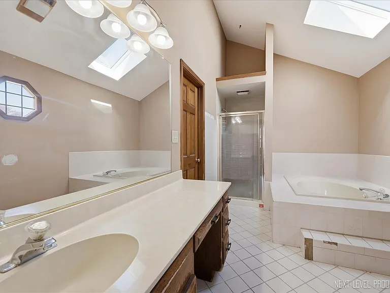13 Saddlewood Ct — Photo 26