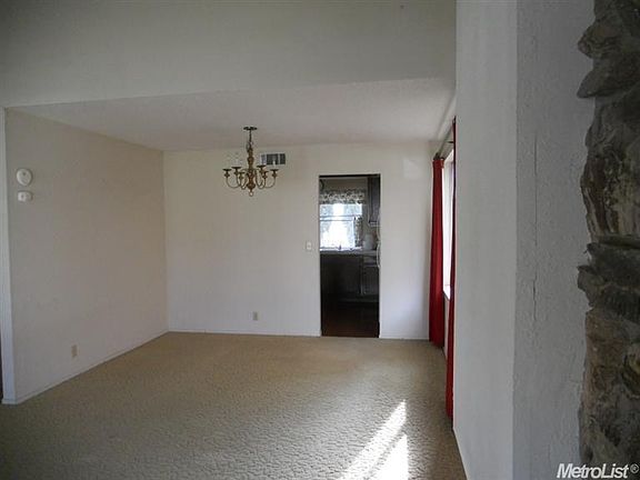 4th image of 3024 Ironwood Way