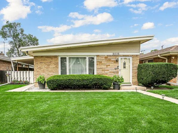 5032 Lee St, Skokie, IL 60077