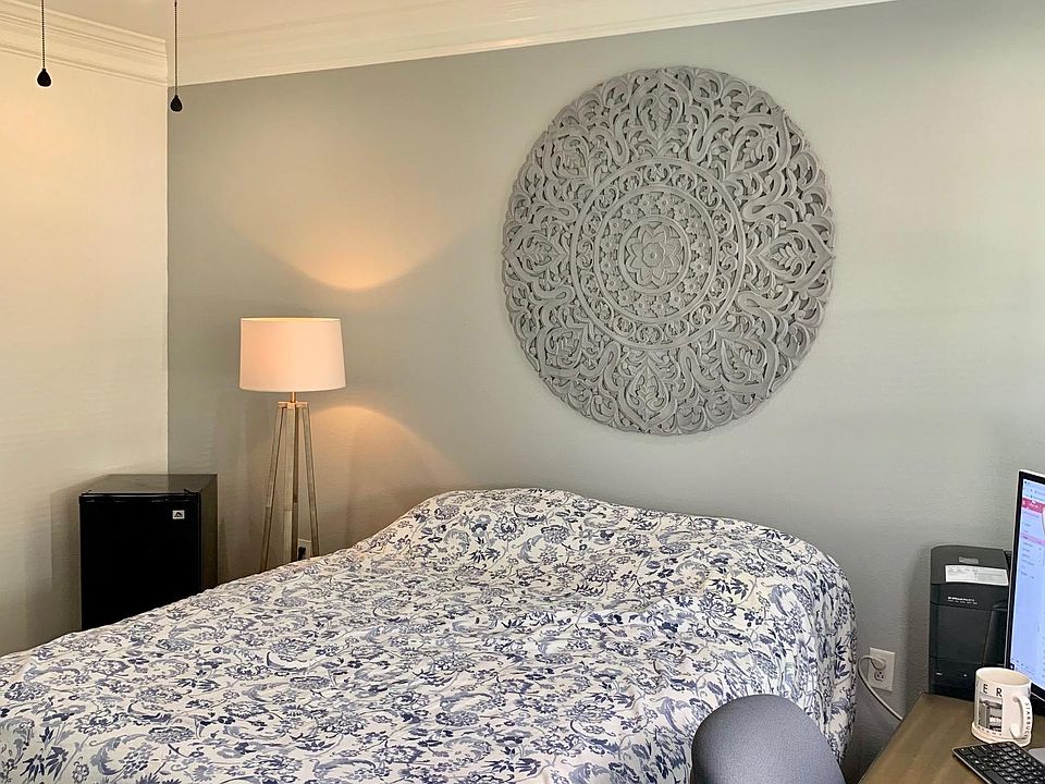 Level 1 master suite.