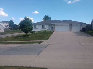 803 Calais St, Bellevue, NE 68123