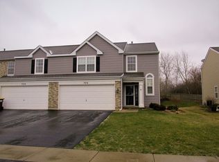 706 Savannah Ln, Crystal Lake, IL 60014