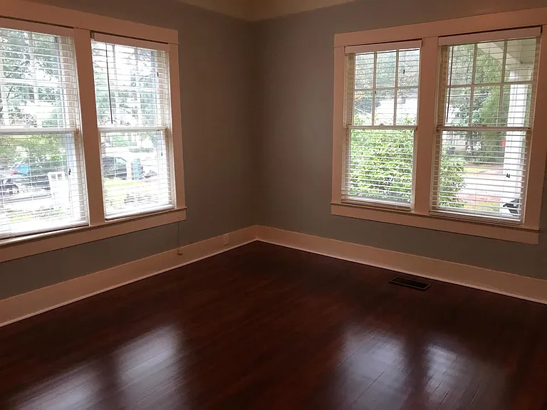 1337 Linden Pl — Photo 4
