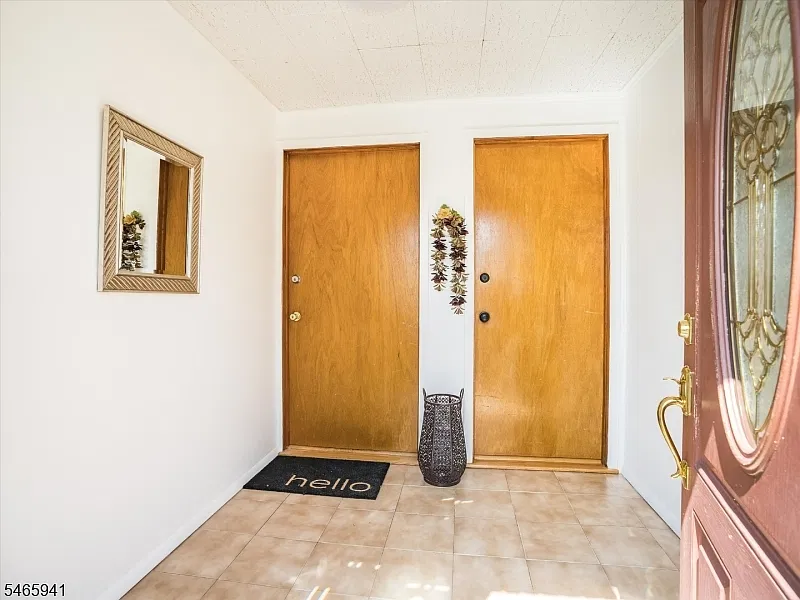 3 bed, 1.0 bath, $3,500 — Photo 4