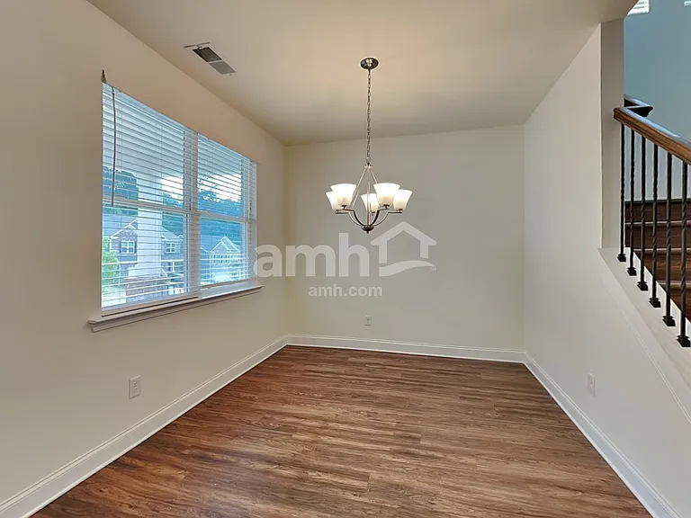 1159 Ashlyn Ct — Photo 9