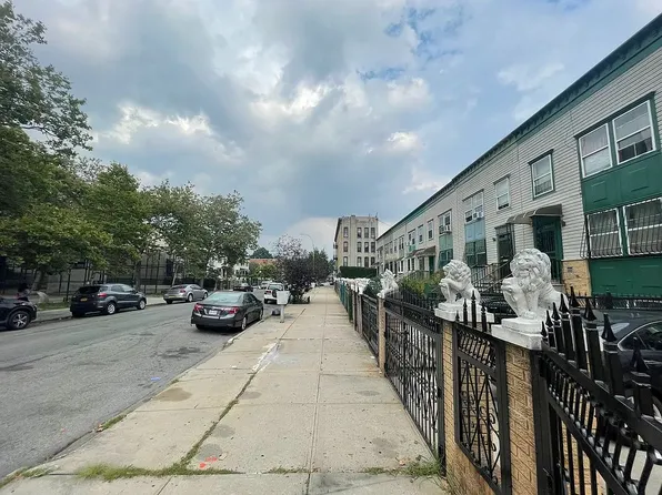 114 A Sumpter Street image 1 of 8