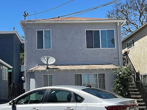 4th image of 2025 Garnet Ave