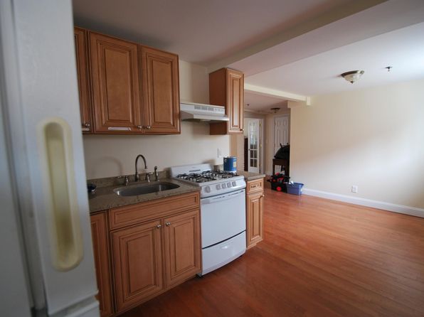 163 S Broadway APT 1