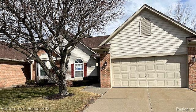 1st image of 450 Mulberry Dr