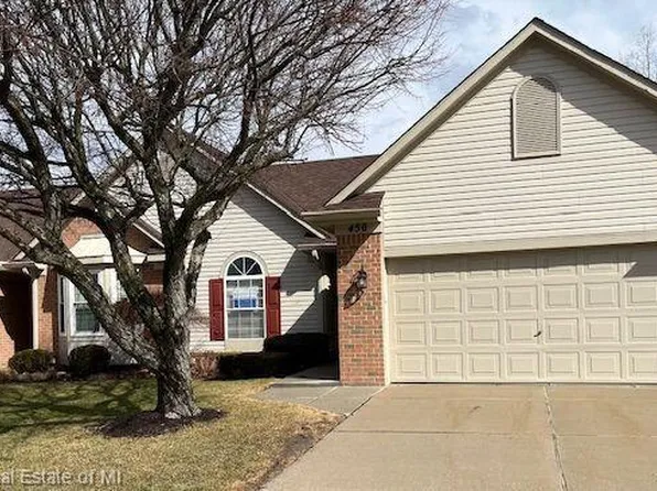 450 Mulberry Dr, Walled Lake, MI 48390