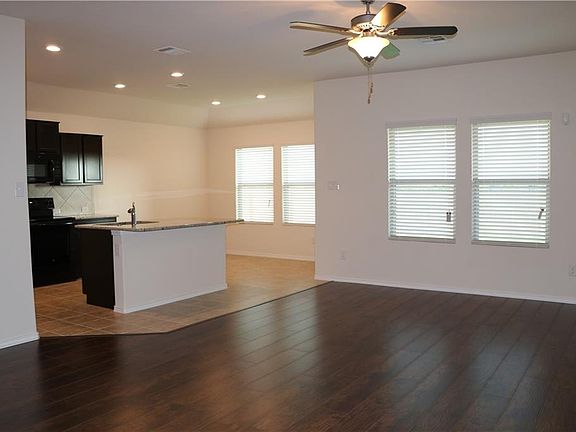 2nd image of 1032 Hillrose Dr