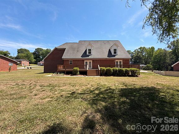 5th image of 134 Springway Dr