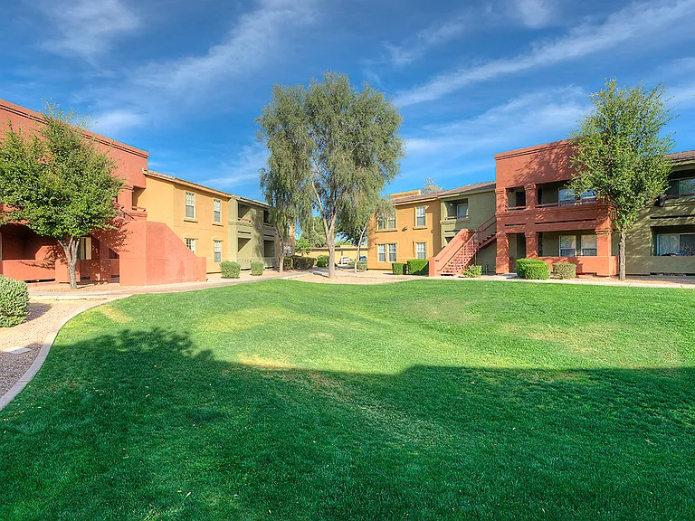 San Bellino Apartments — Photo 11