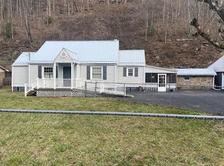 1134 Walker Rd, Oakwood, VA 24631