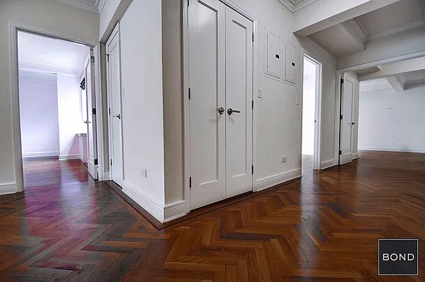 Rented by Bond New York | media 29