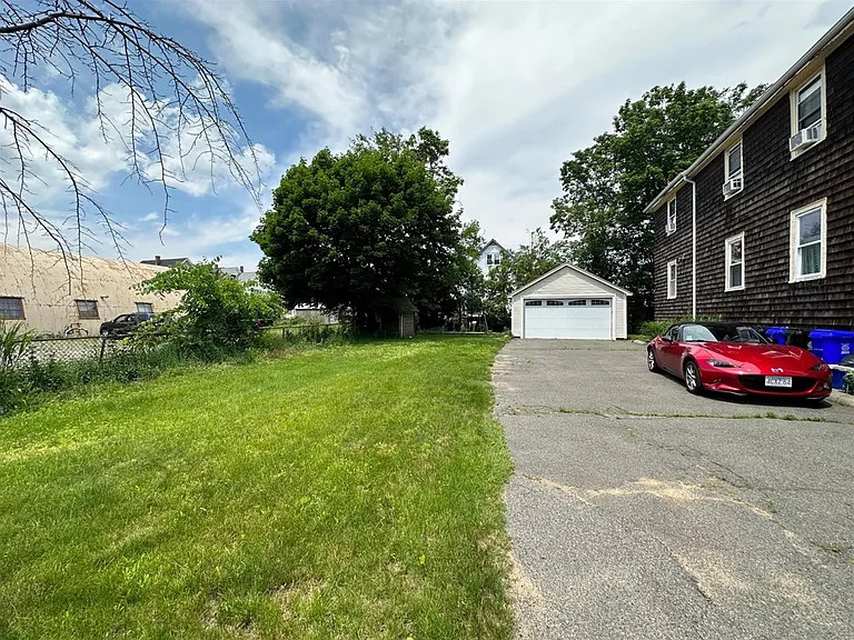 25 Thacher St #1 — Photo 19