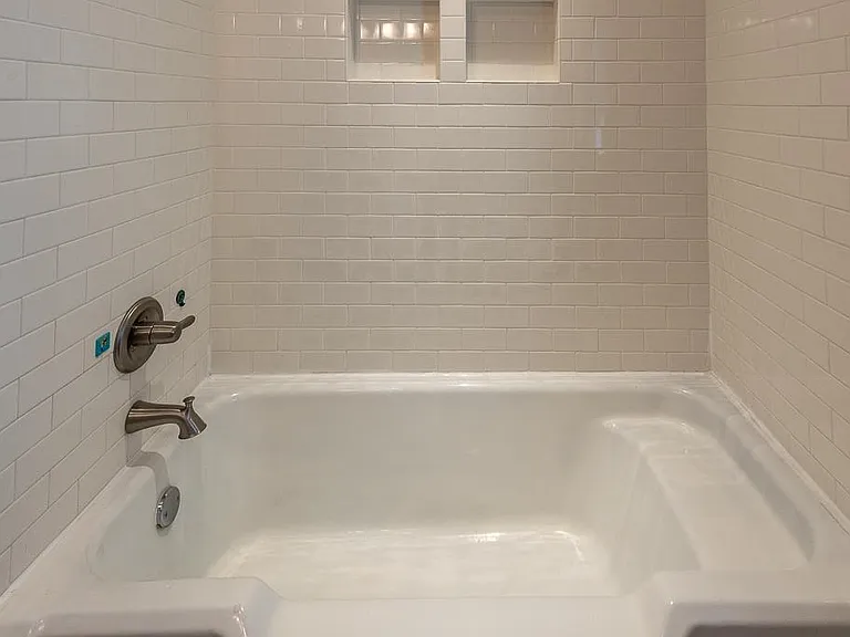 500 Colonial Rd — Photo 23