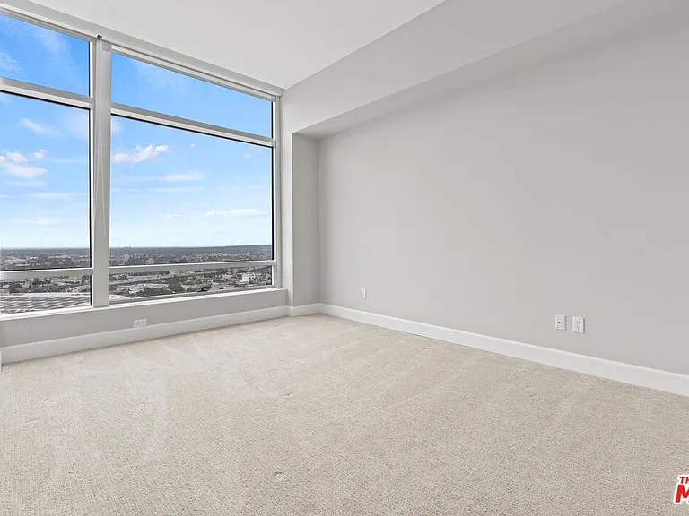 900 W Olympic Blvd #28B — Photo 24
