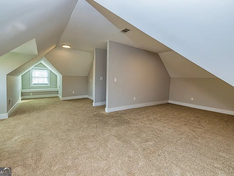 1678 Dorsey Ave — Photo 24