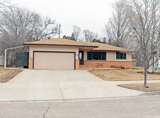 1120 Keating Dr, Bismarck, ND 58501