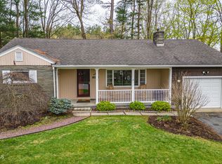 7 Hillside Rd, Troy, NY 12182