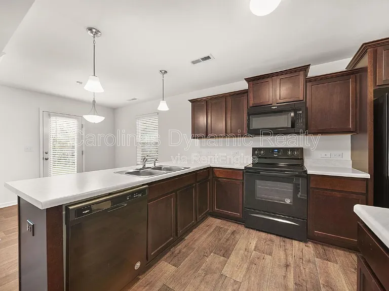 1025 Newfound Hollow Dr — Photo 9