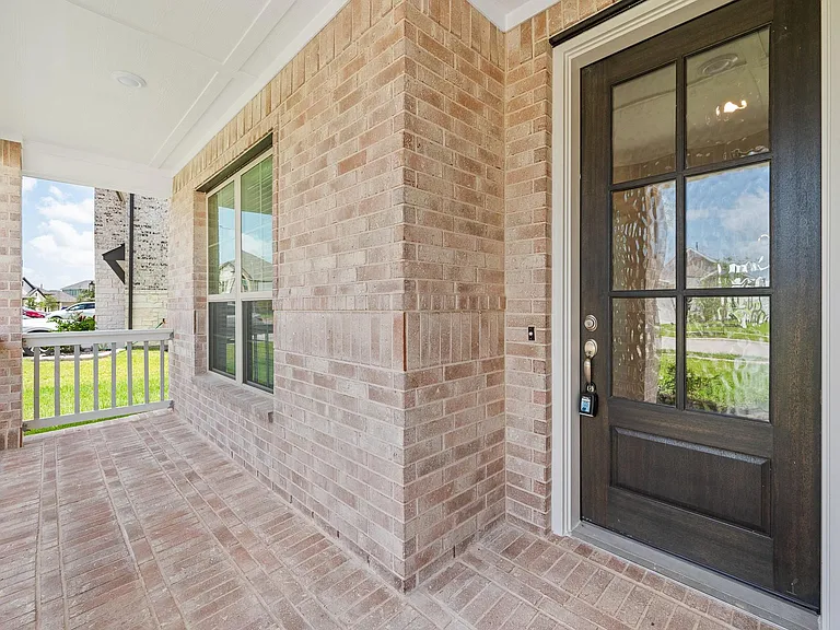 832 Sarasota Shore Dr — Photo 5