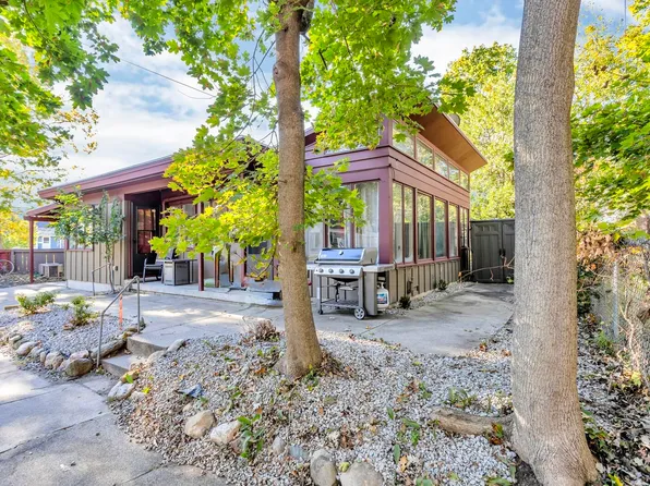 780 Brighton Rd, Jackson, MI 49203