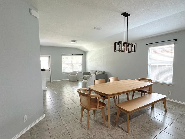 8922 Bowen Br — Photo 9