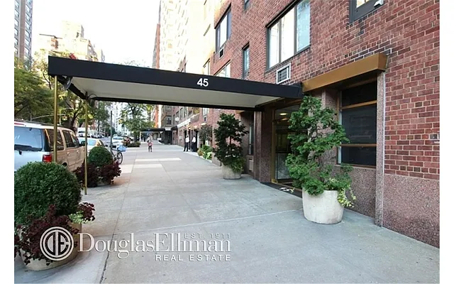 Sold by Douglas Elliman | media 18