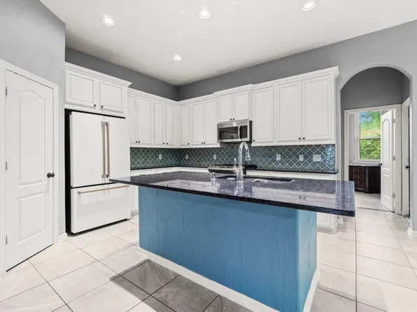 113 Logan Pass Ct, Montgomery, TX 77316