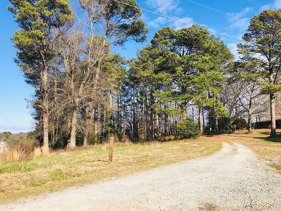 1st image of 3574 River Dr