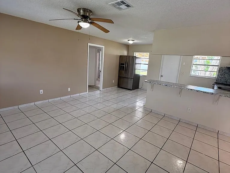 204 La Paz Dr — Photo 16