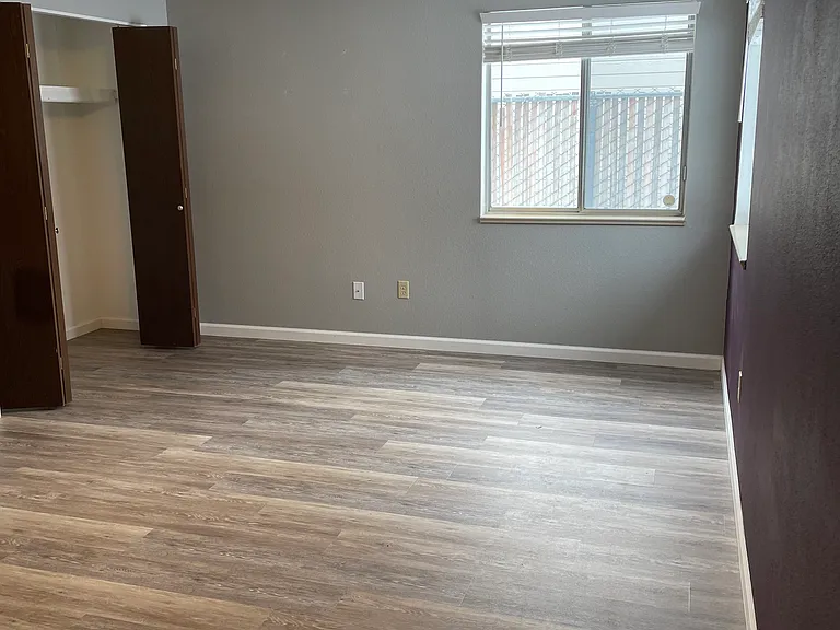 992 Round House Ln #A — Photo 11