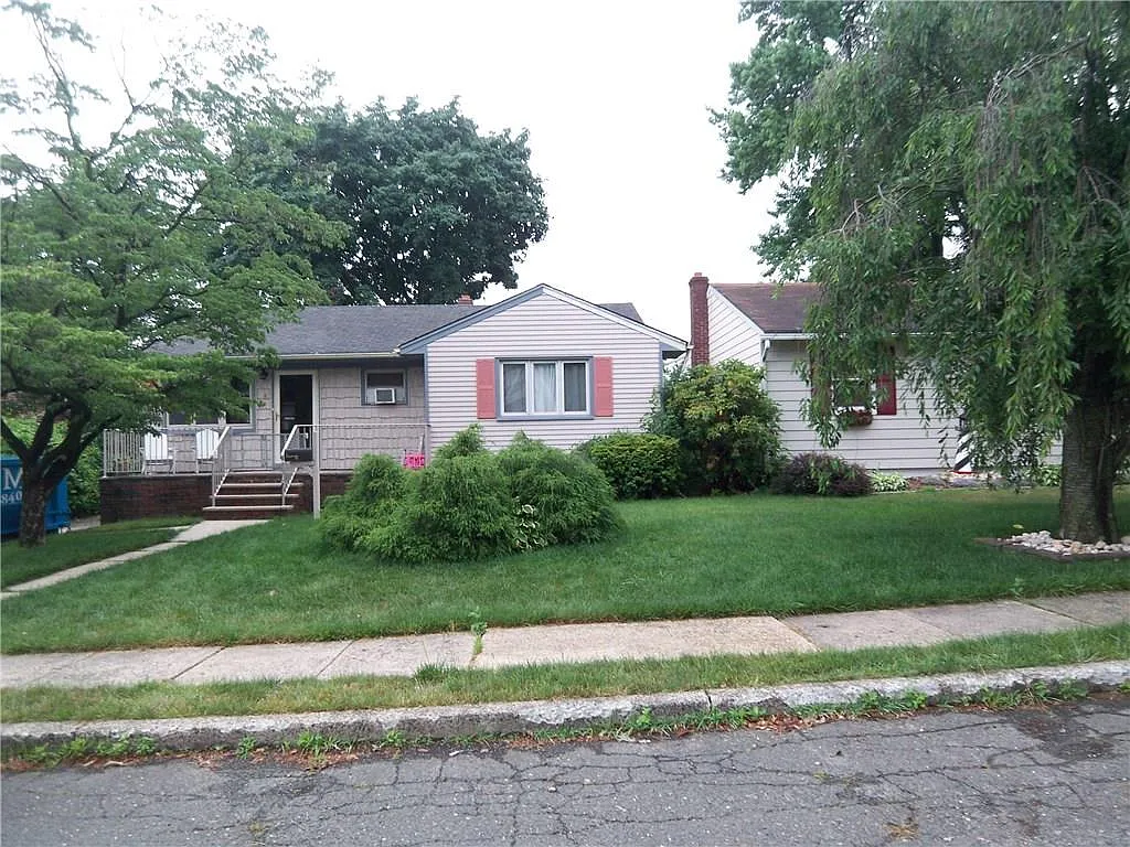 4 Virginia St photo 1