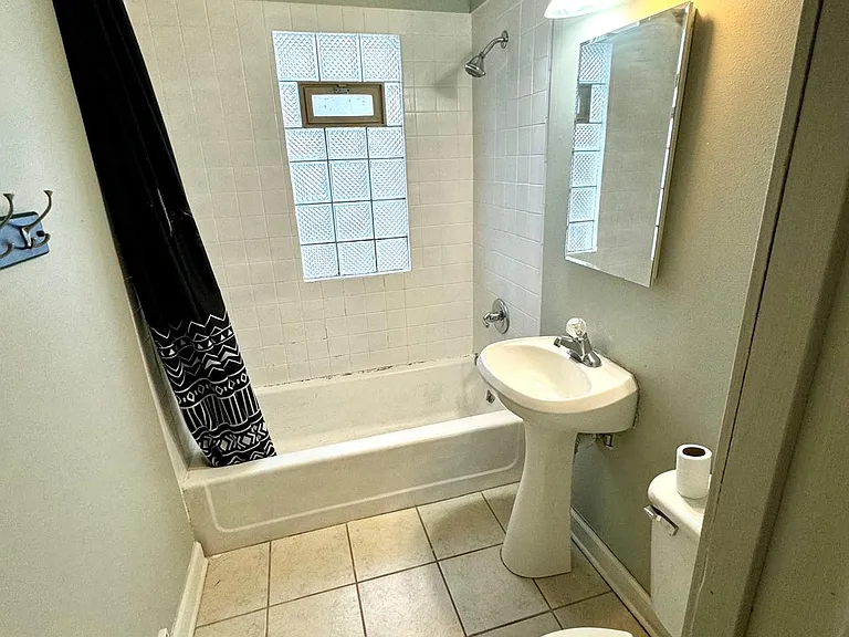 1506 S 81st St — Photo 3