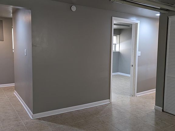 Side view from entrance area - first bedroom door