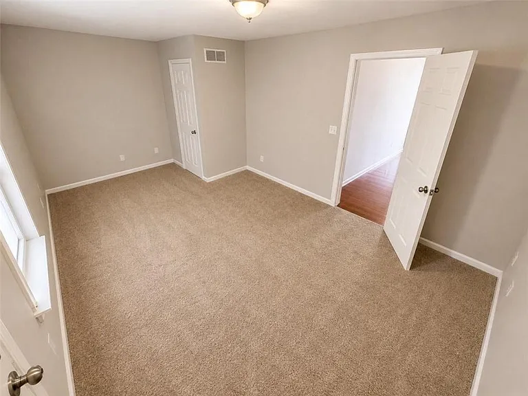 6764 Blackstone Pl SE — Photo 3