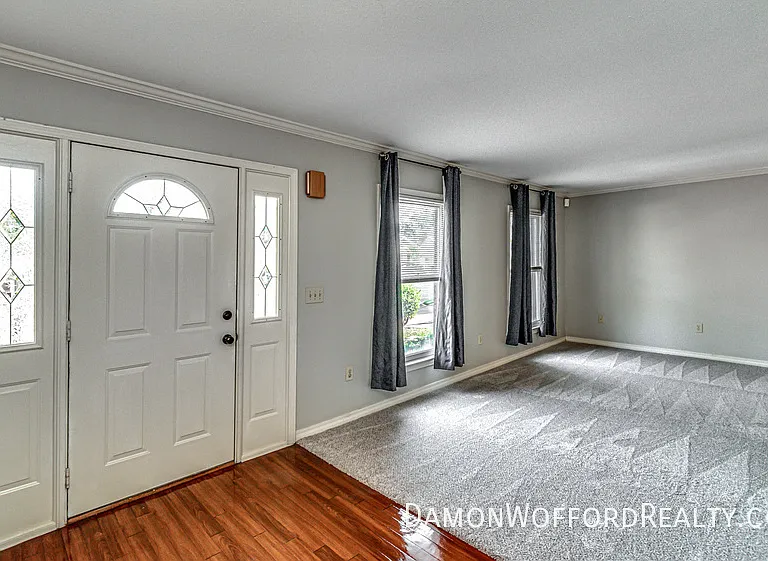 1435 Roxbury Ct — Photo 14