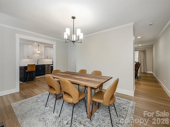 5th image of 433 Crowfields Dr