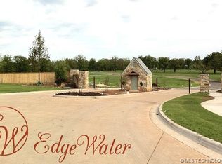 833 Crestview Ln, Tahlequah, OK 74464