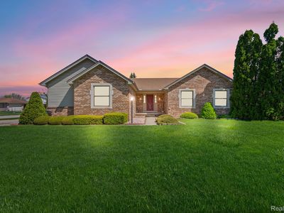 3817 Porter Dr, Sterling Heights, MI, 48310